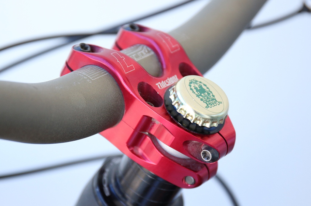 Headset Bottle Cap | 77designz